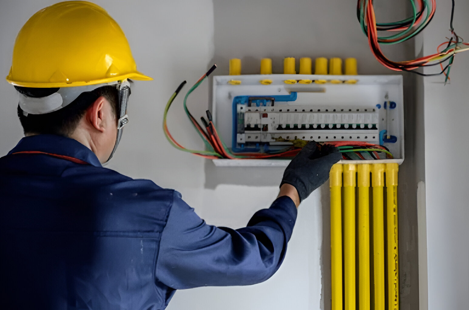Accredited Level 2 electrician working in an Hunters Hill property